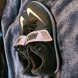 Men's Nike Elie high jump track shoe, size 11